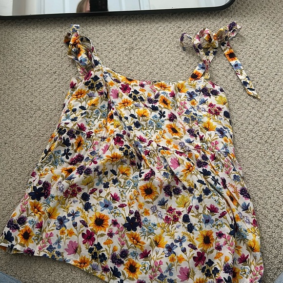 Floral Flowy Top - Picture 4 of 5